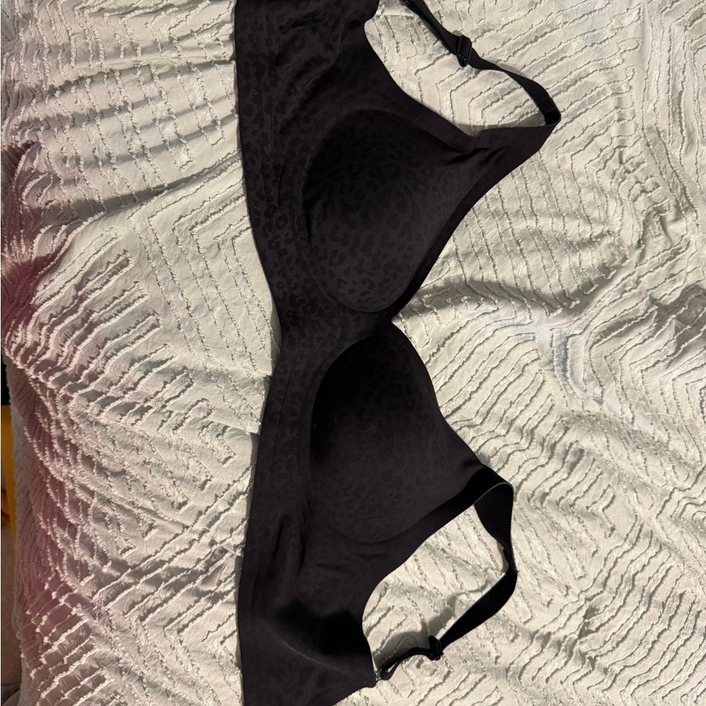 Seamless Wireless Full-Coverage Bra in black leopard - Everyday Comfort